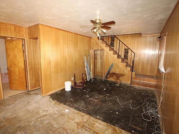 2nd image of 346 Victoria Ln
