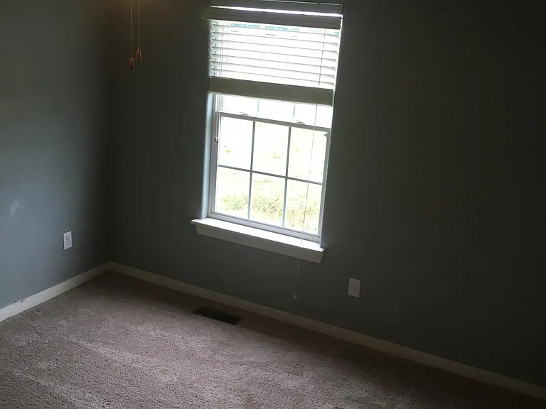 2502 SW Arbor Rd — Photo 8