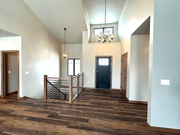 2nd image of W5025 Blue Heron Cir