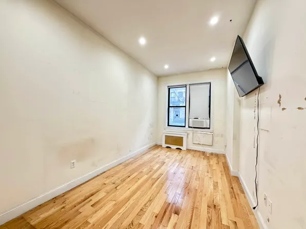 515 East 81st Street image 1 of 6