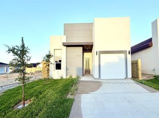 1425 Los Estribos Dr, Laredo, TX 78043