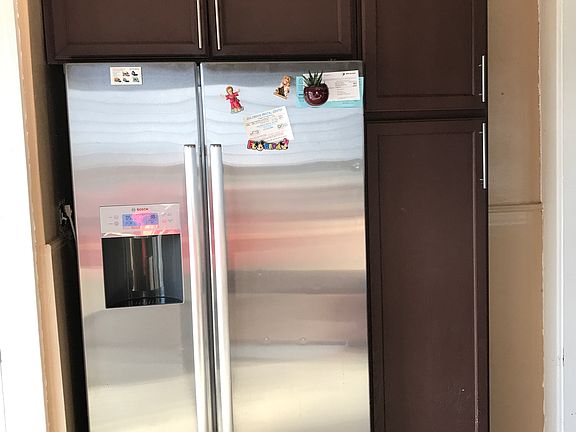 5th image of 725 Park Ave