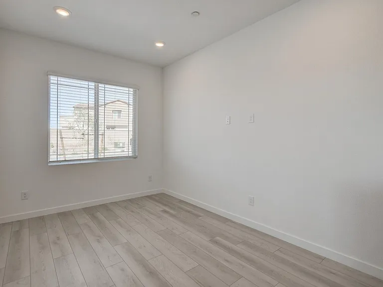 345 Isla Enclave Way — Photo 38
