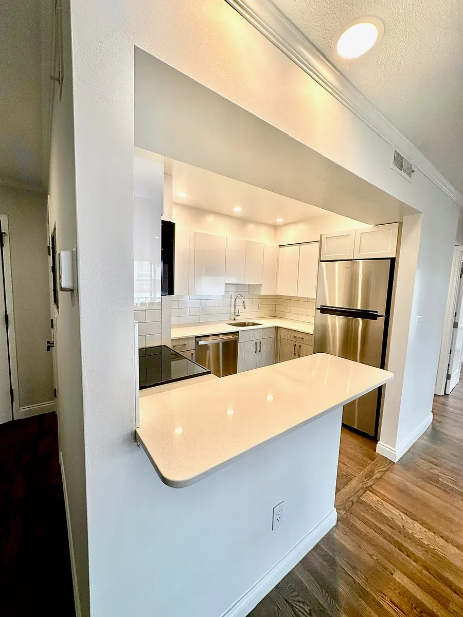 Building Photo - 310 Hammond Pond Pkwy #504