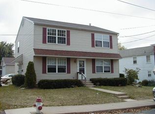 124 Noble St #A, Souderton, PA 18964