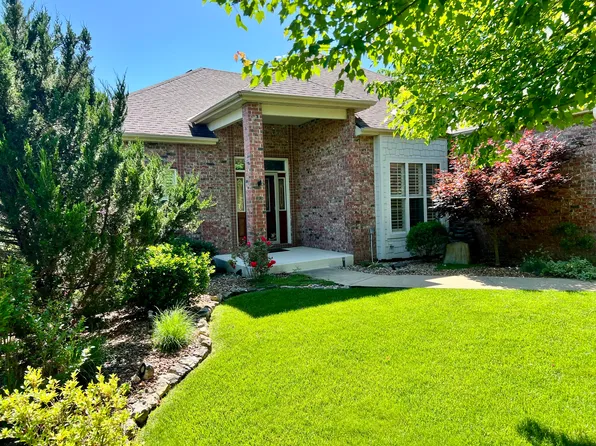 1207 Ledgestone Circle, Branson West, MO 65737