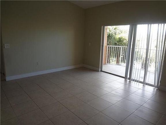 4th image of 6928 SW 39th St #301A
