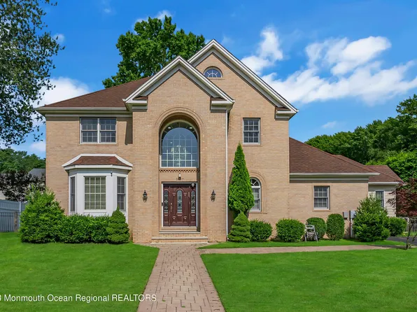 1607 Holbrook St, Oakhurst, NJ 07755