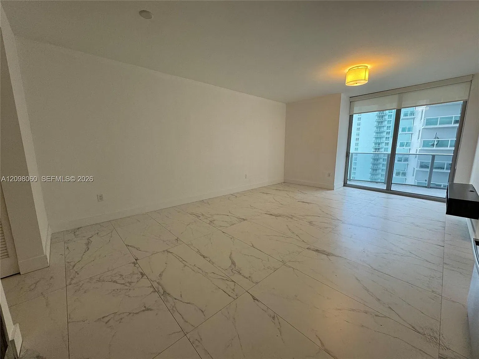 Aria On The Bay Condo — Photo 3