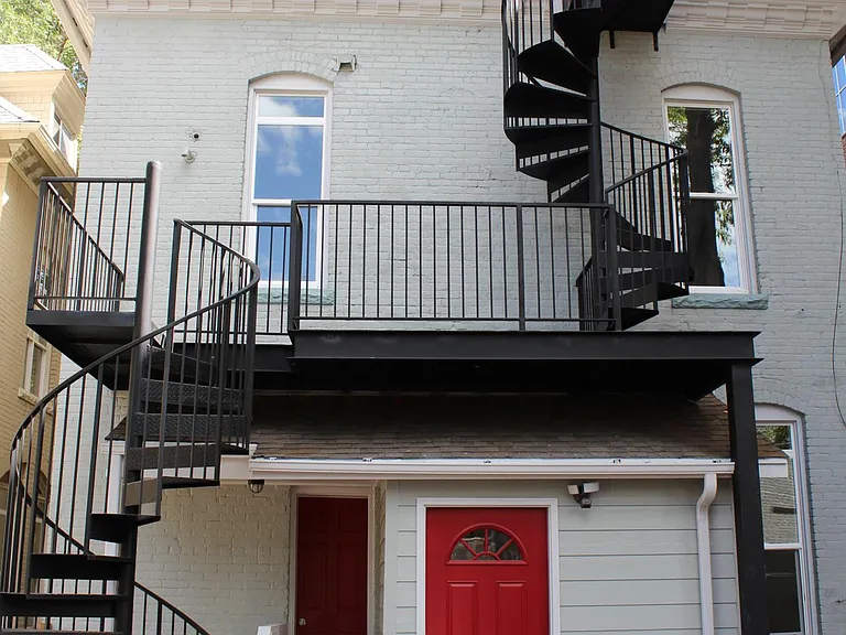 1547 N High St #2 — Photo 17