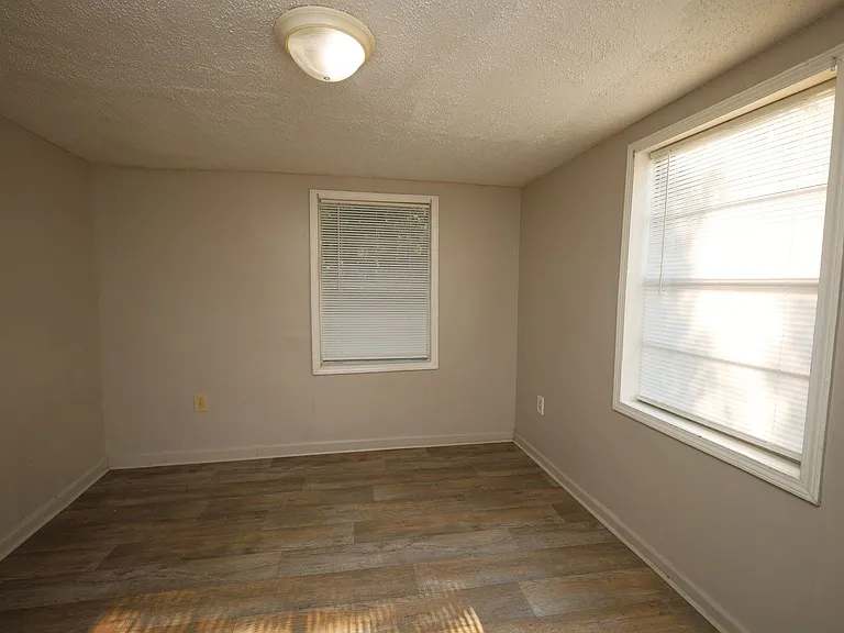 728 Vallotton Dr — Photo 7
