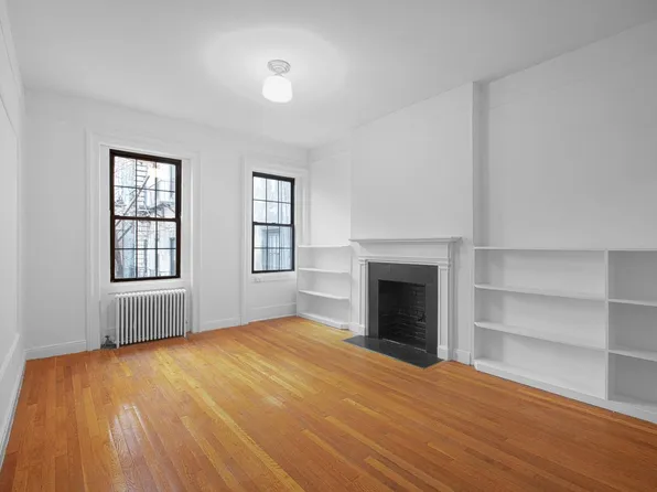 28 Greenwich Avenue R image 1 of 11