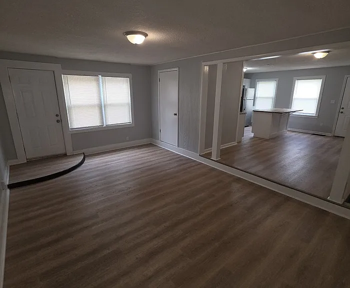 724 N Willis Ave — Photo 9