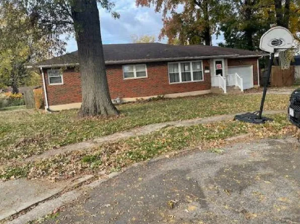 15 Devon Hill Ln, Granite City, IL 62040