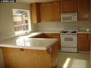3rd image of 1103 Yarrow Pl