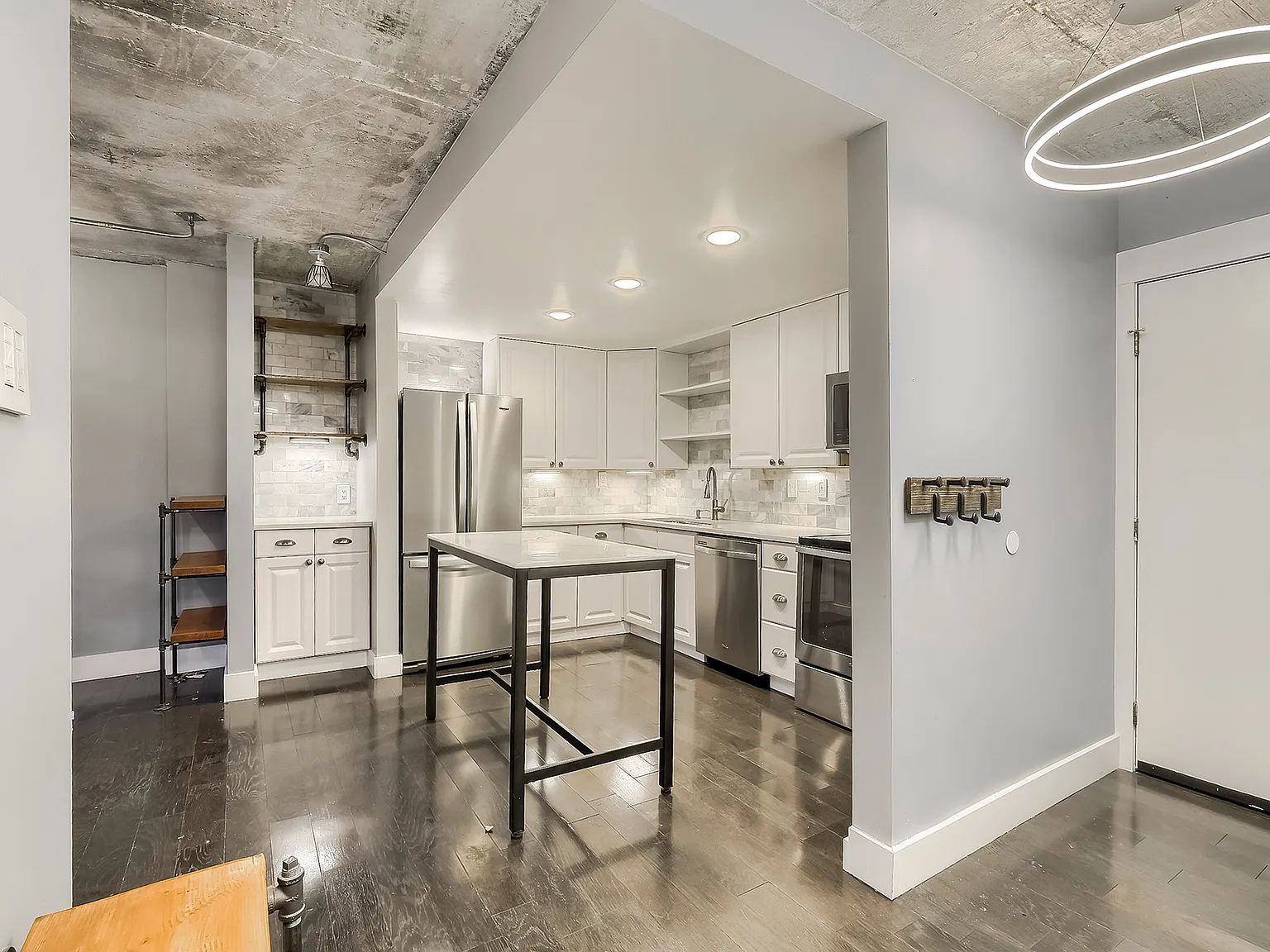 1 bed, 590 sqft, $1,585 — Photo 3