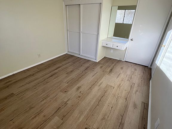 5th image of 14632 Erwin St APT 7