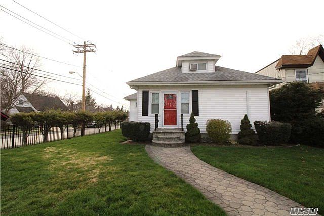 1st image of 105 N Bayview Ave