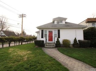 105 N Bayview Ave, Freeport, NY 11520