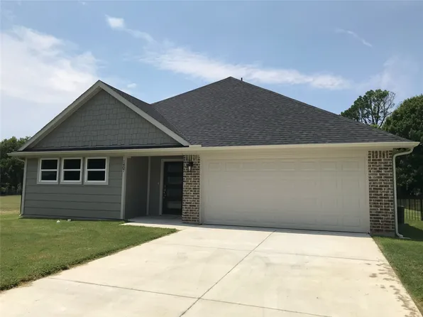 1407 S Clements St, Gainesville, TX 76240