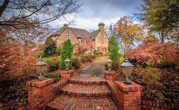 1st image of 1 Fontaine Ct
