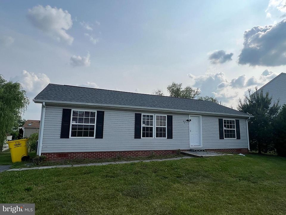 1st image of 37 Thayers Gull Dr