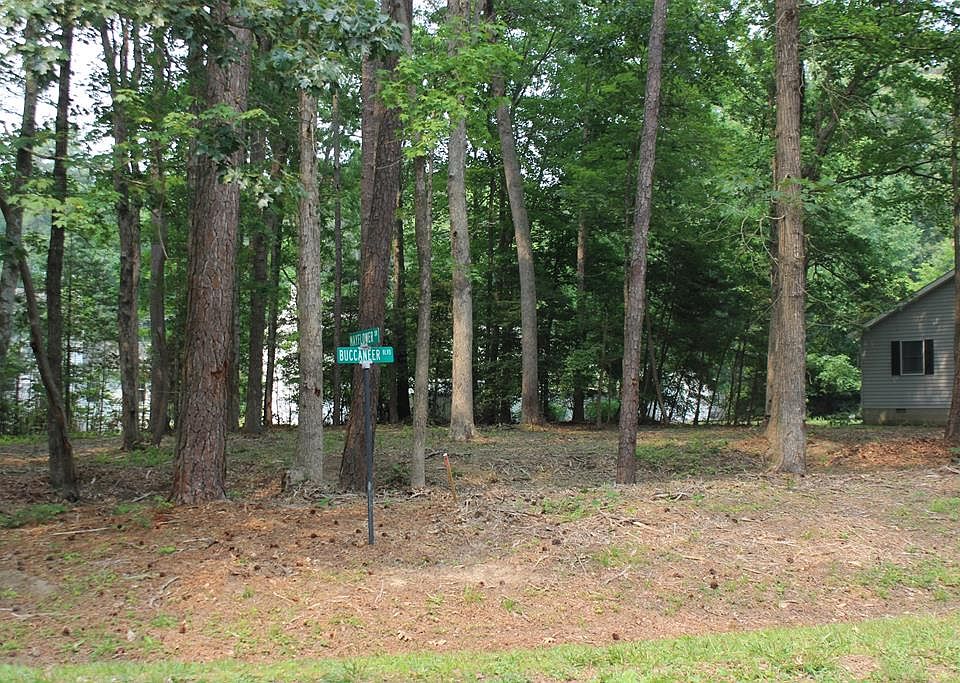 1st image of 2096 Mayflower Dr