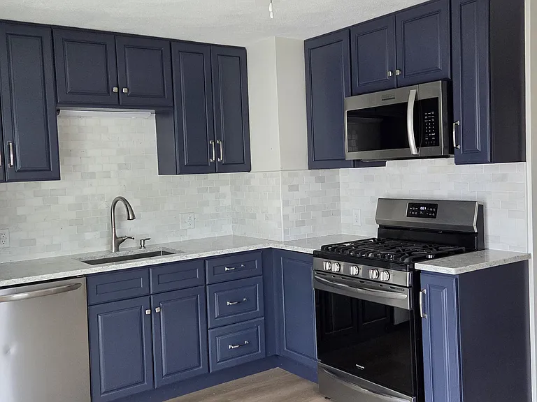 Fully appliance kitchen, with a brand new dishwasher.