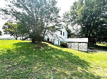 3rd image of 15740 Redmore Ln