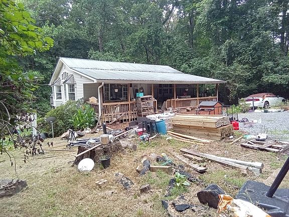 3rd image of 142 Connector Rd