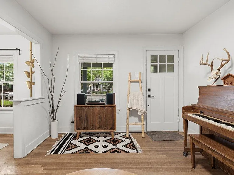 5206 Duval St — Photo 2