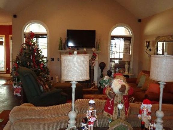 5th image of 510 Gladstone Way