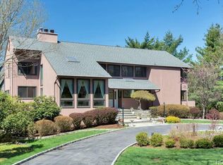 10 Vista Ct, Pleasantville, NY 10570