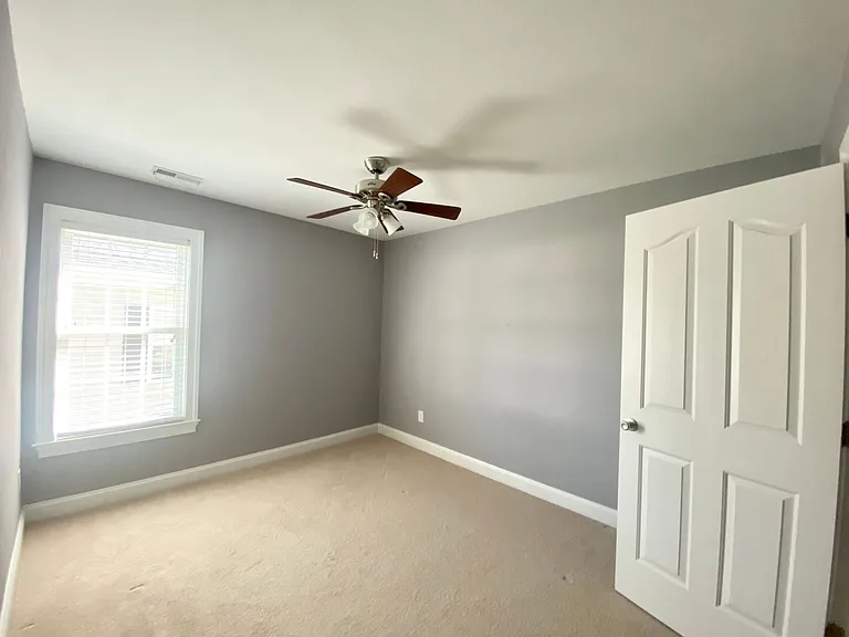 532 Millbrooke Cir — Photo 4