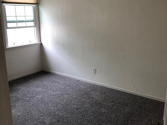 4th image of 905 1/2 Ocean Ave