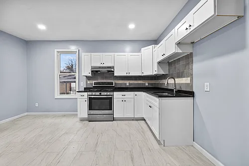 145 E 31st St #1 Photo 1