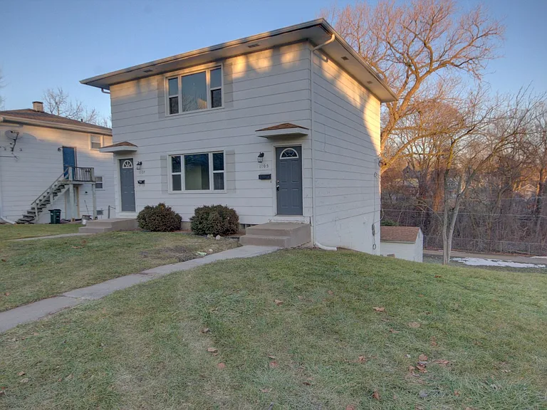 1105 Tremont Ave — Photo 16