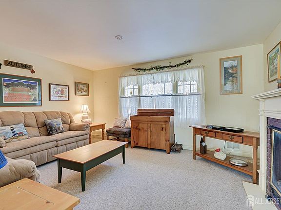 3rd image of 144 Princeton Rd