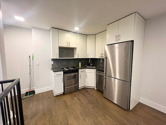3rd image of 155 Meserole St #1E