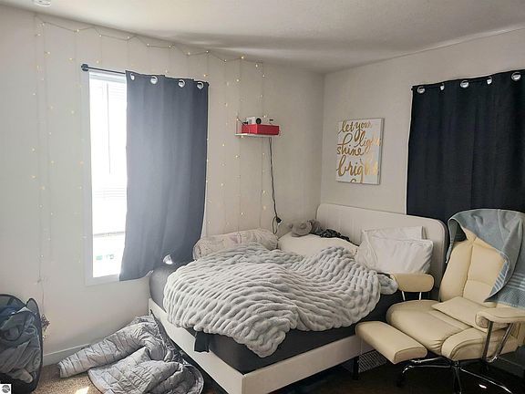 5th image of 2278 Friendship Dr