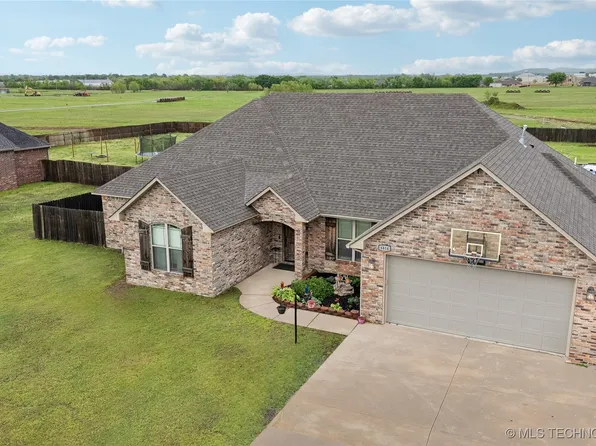 6814 S 4th St W, Muskogee, OK 74401