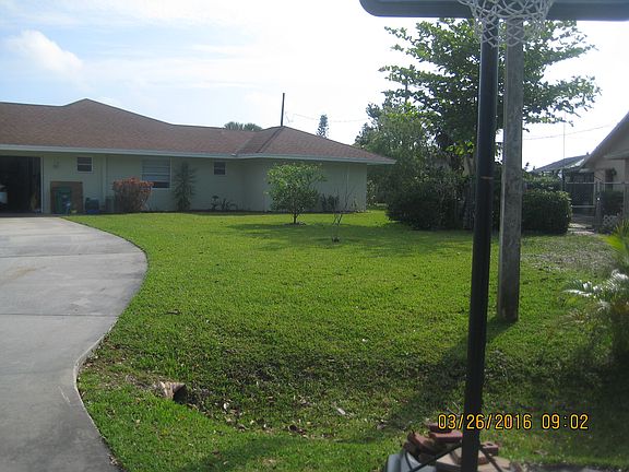 5th image of 120 NE Caprona Ave