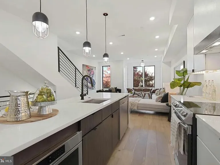 516 M St NW #3 — Photo 10