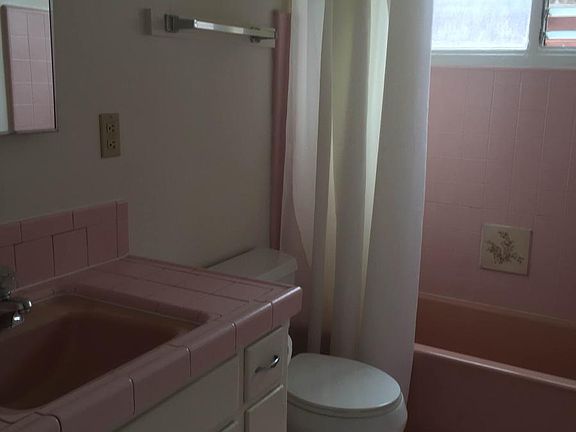 5th image of 2042 Oliver Ave