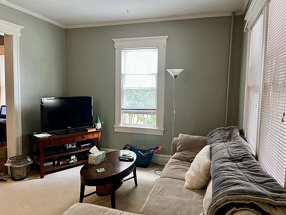 4th image of 31 Washburn Pl