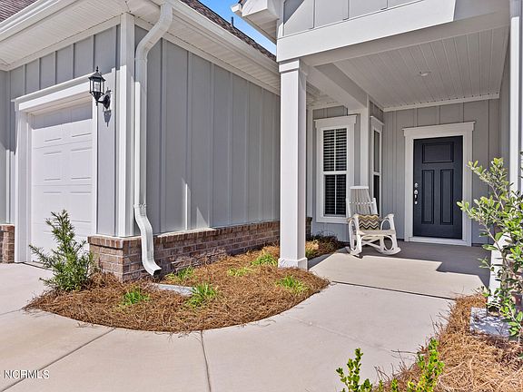 4th image of 731 Craddock Drive