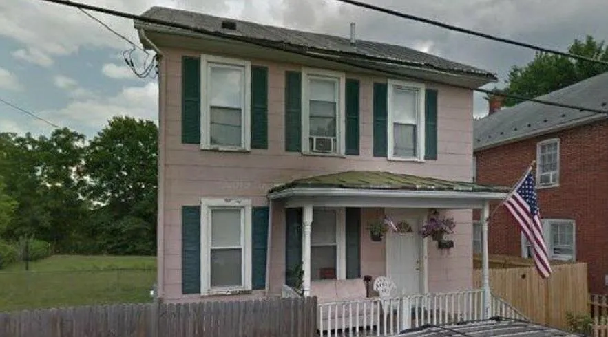 3 bed, 1152 sqft, $1,700 — Photo 1