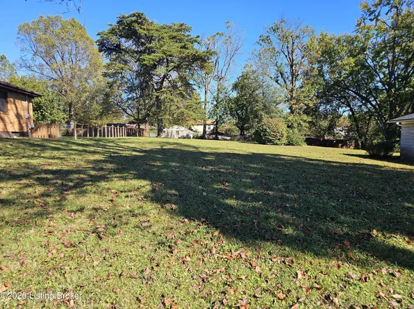 6143 Overhill Dr, Louisville, KY 40229