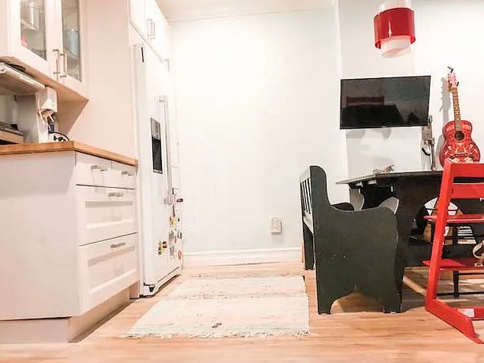 1st image of 364 Quincy St #2