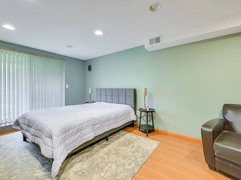 105 McGregor Dr — Photo 17